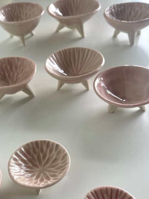 Small tripod bowls : Pink