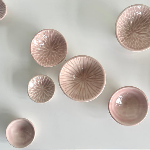 Small tripod bowls : Pink