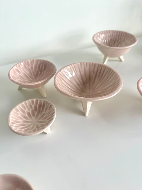 Small tripod bowls : Pink