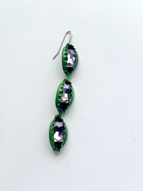 Moniek Schrijer : Fly trap single earring